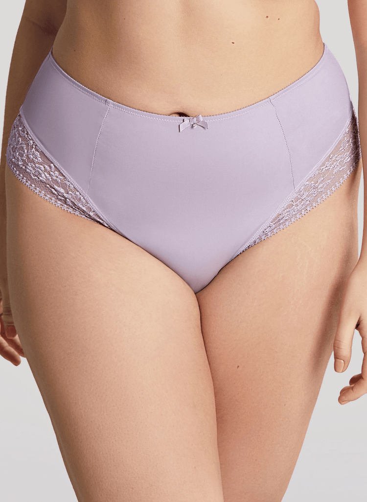 Model in Roxie High Waisted Broekje Lilac Voorzijde